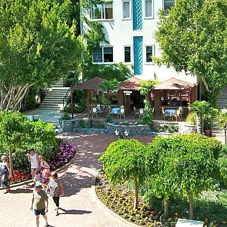 Gardenia Hotel 4*